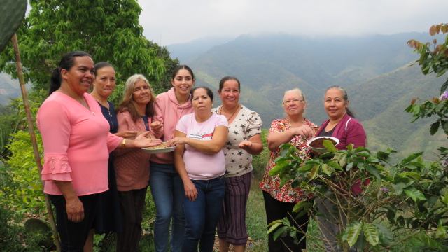 <strong>Las mujeres de Otaré siembran “un grano para la paz”</strong>